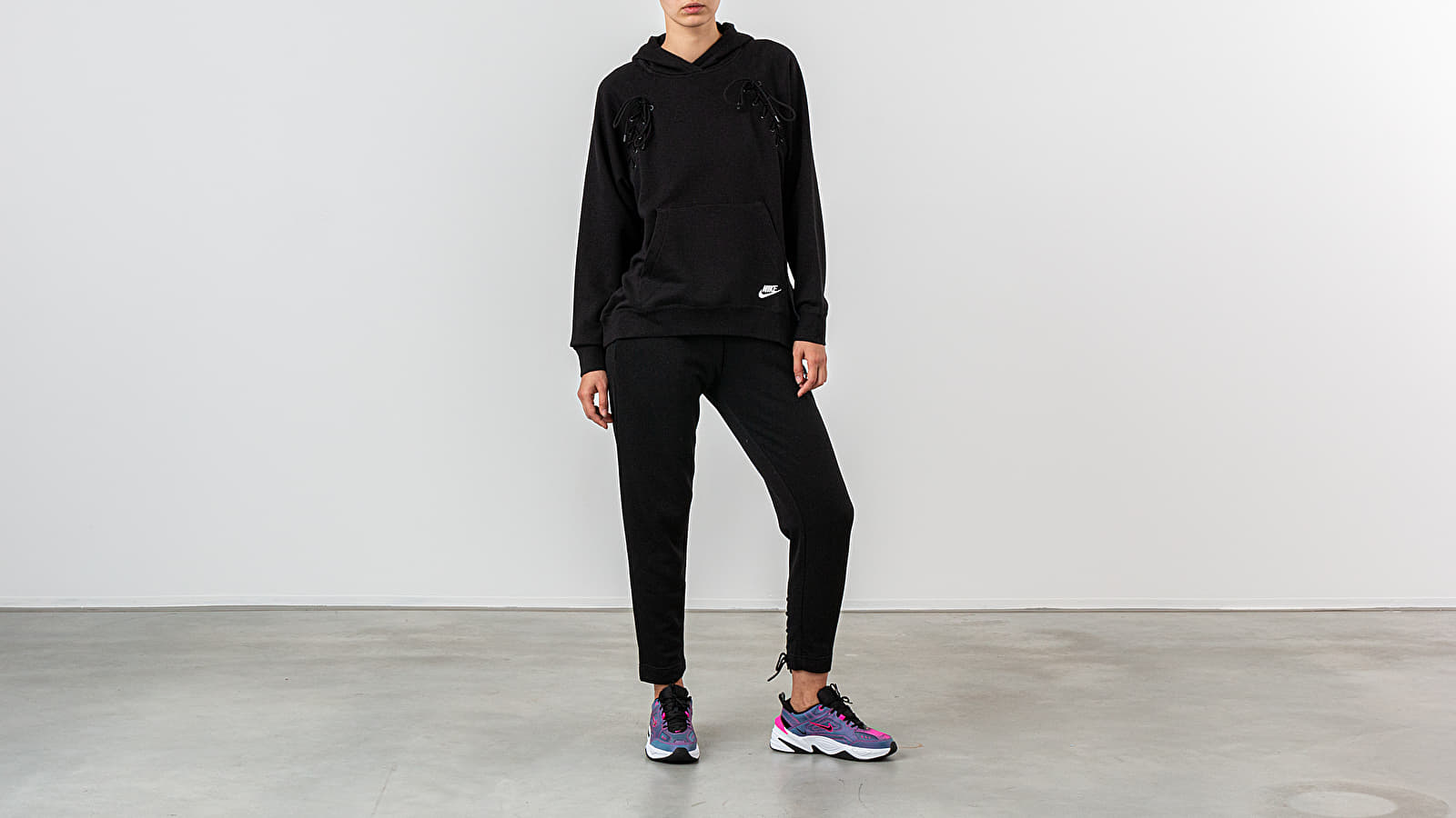 Hoodies and sweatshirts  Nike Sportswear Essential Hoodie Black/ White