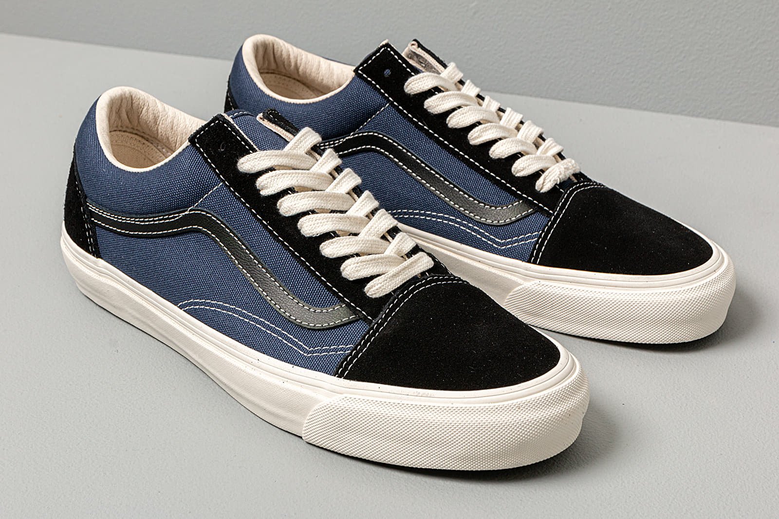 Men s shoes Vans Vault OG Old Skool LX Suede Canvas Black Navy Footshop