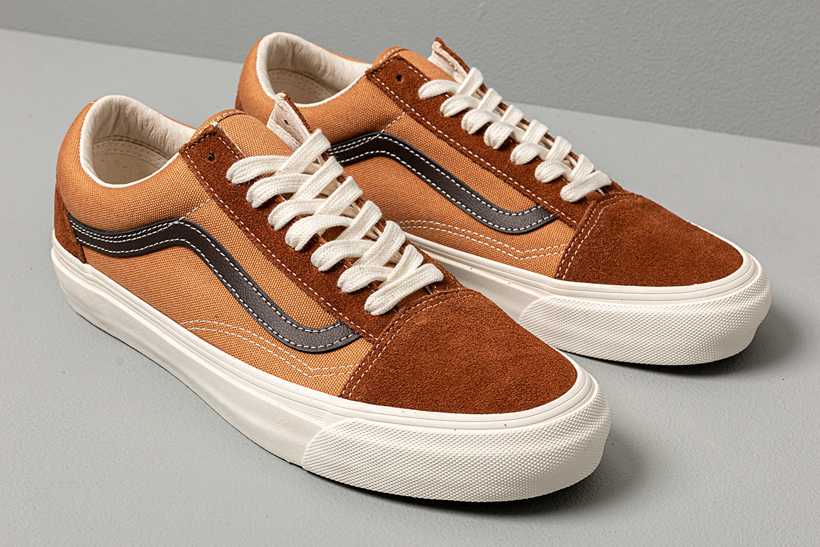Men's shoes Vans OG Old Skool LX (Suede/ Canvas) Monks Robe/ Brown