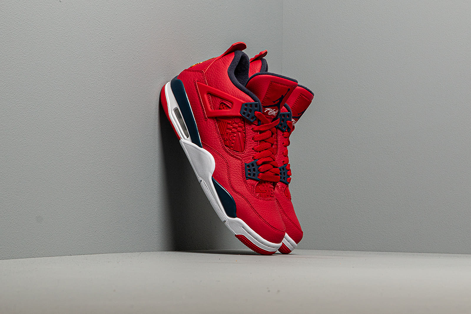 Jordan retro 4 red and gold sales