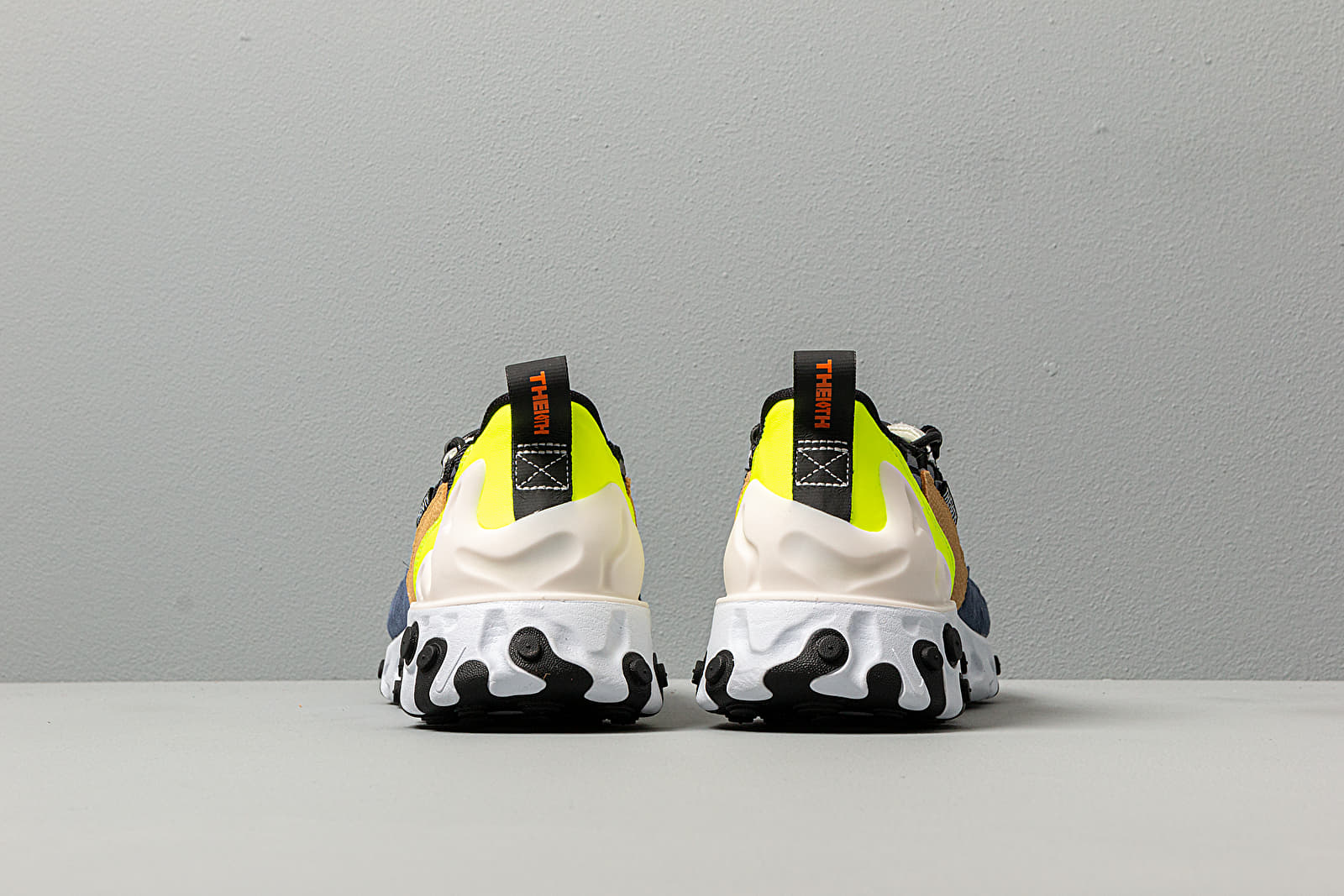 Nike react sertu new arrivals black volt