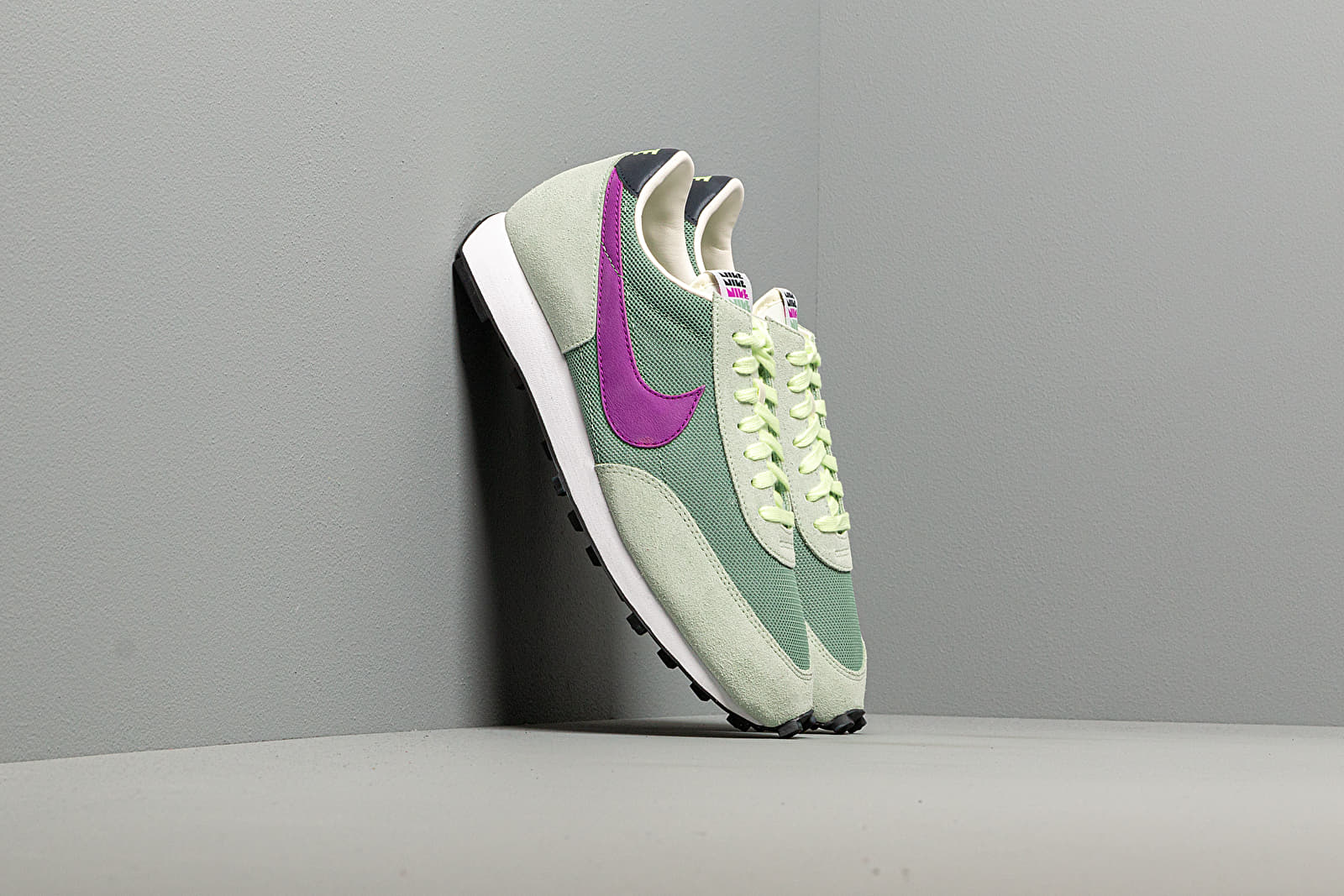 Silver basse nike discount