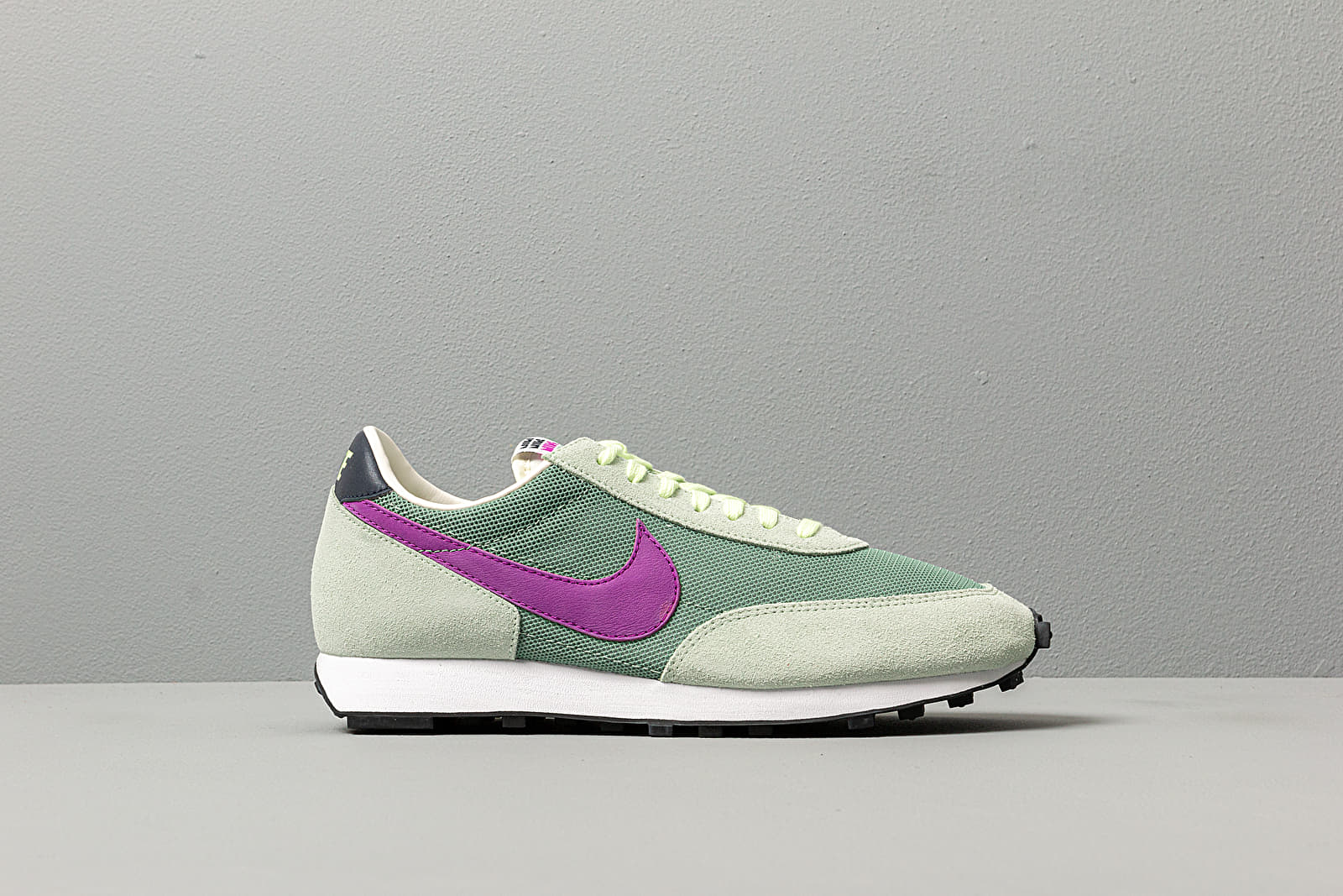 Nike 2025 silver basse