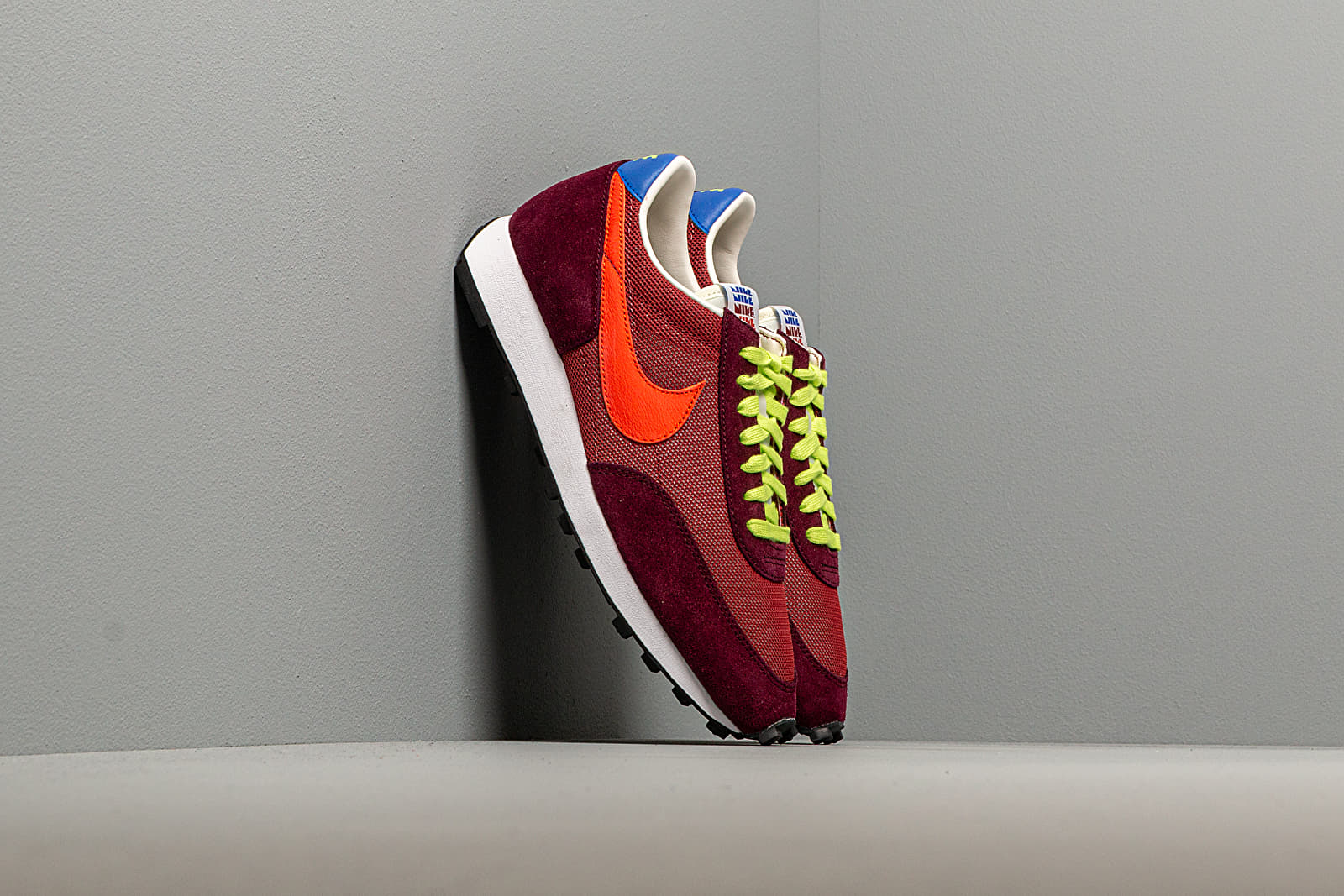 Men s shoes Nike Daybreak Cedar Team Orange Night Maroon Footshop