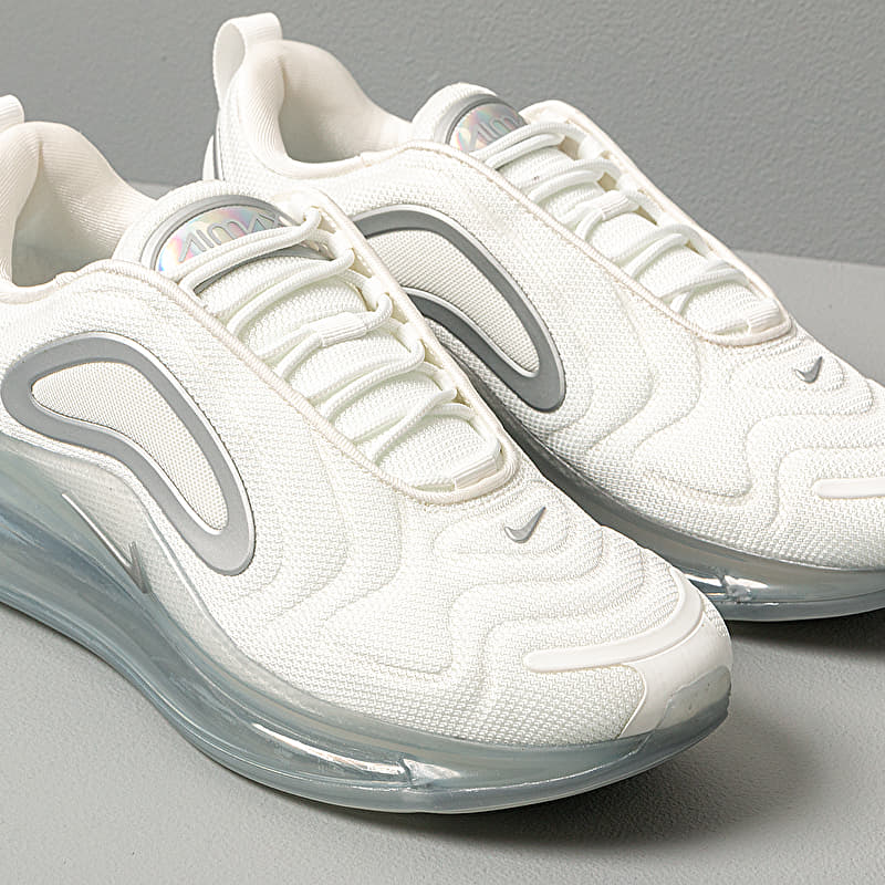 Nike W Air Max 720 Summit White/ Metallic Silver | Footshop