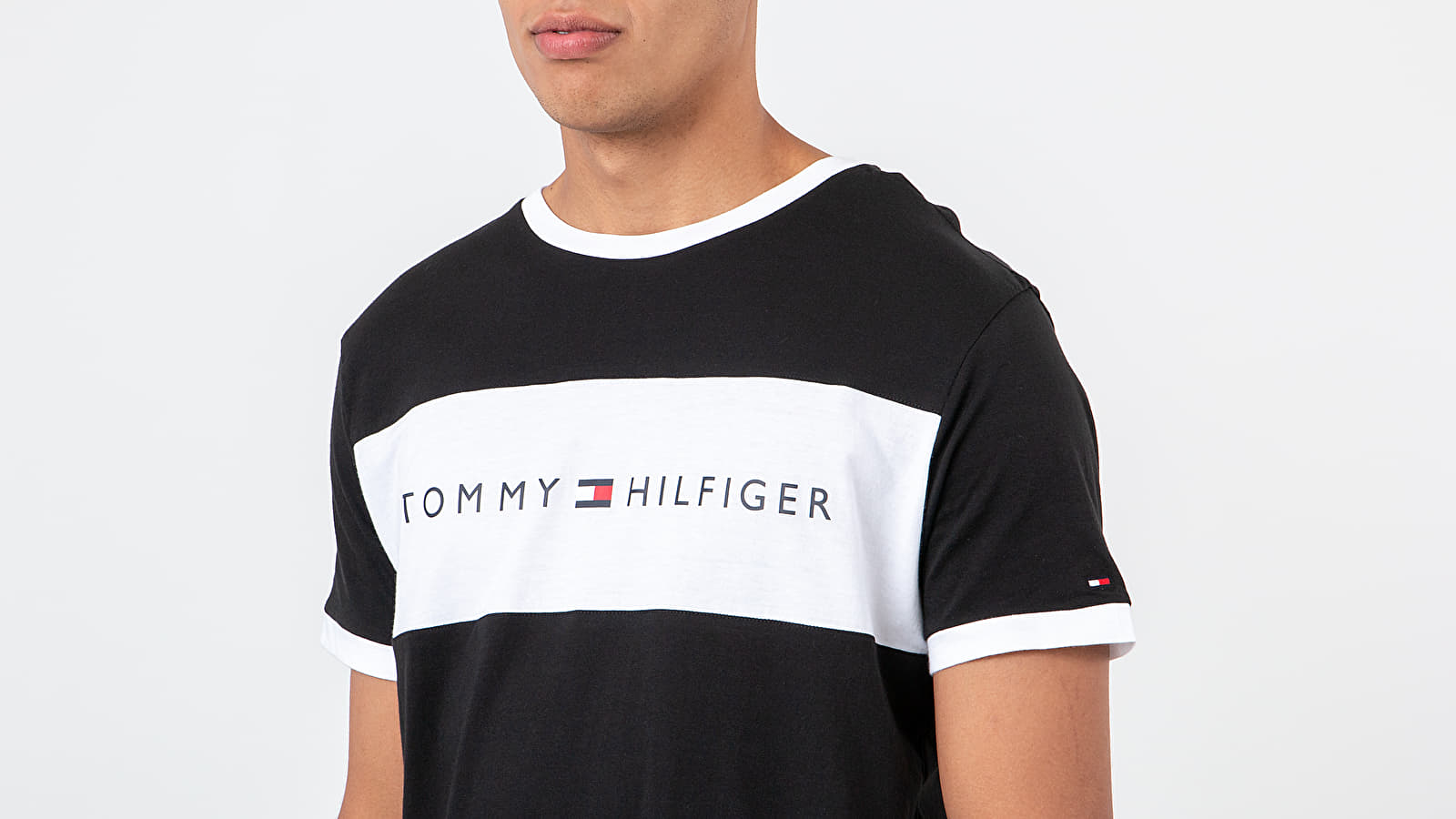 Majice T-shirt Tommy Hilfiger Logo Flag Tee Black