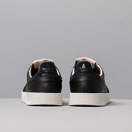 adidas Supercourt