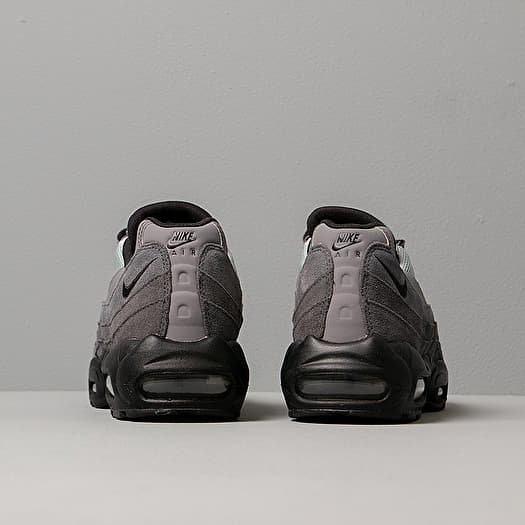 Nike Air Max 95 Essential