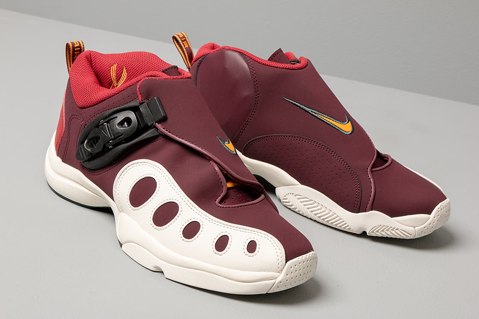 Nike 2025 zoom maroon