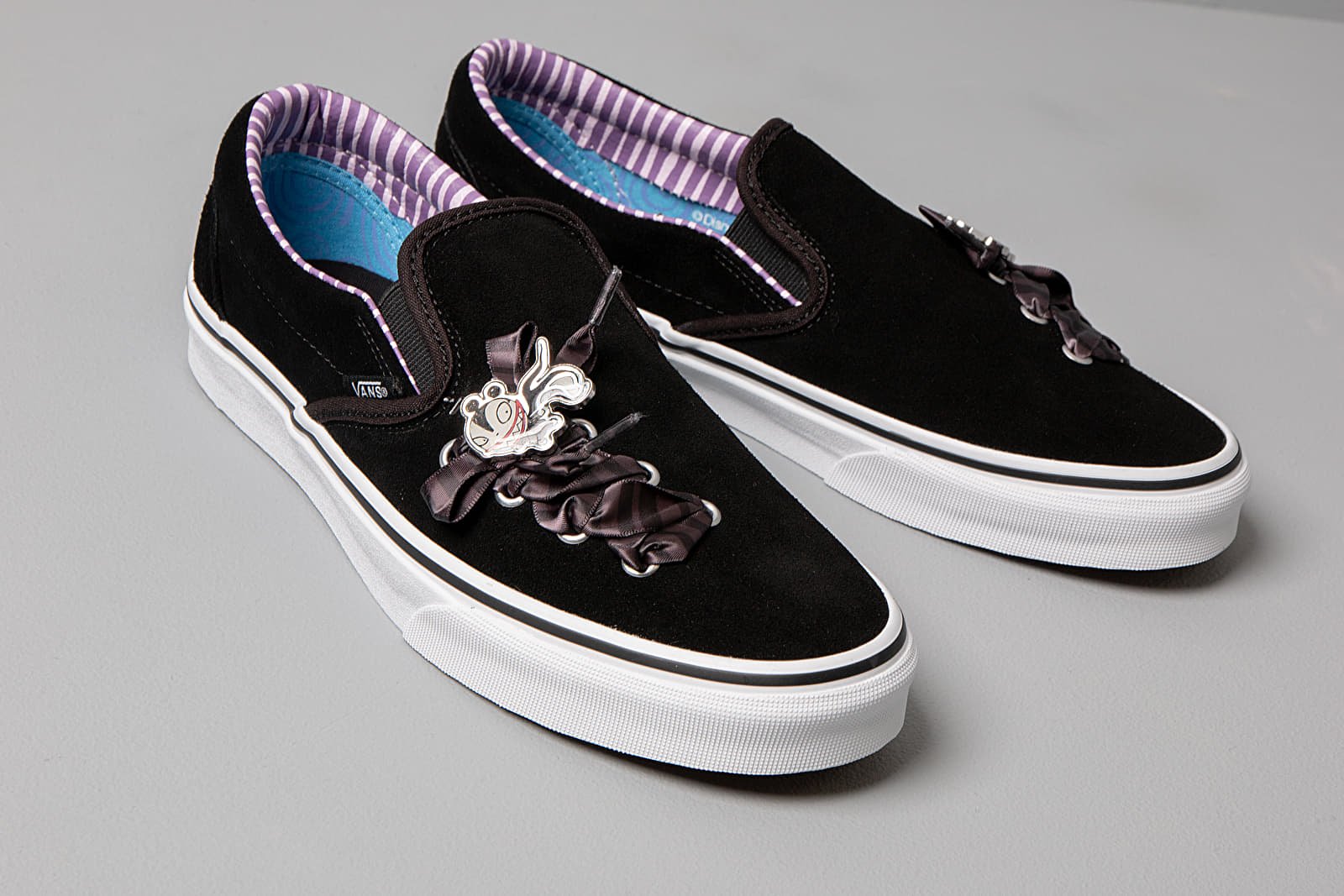 Chaussures disney x vans classic slip-on hotsell