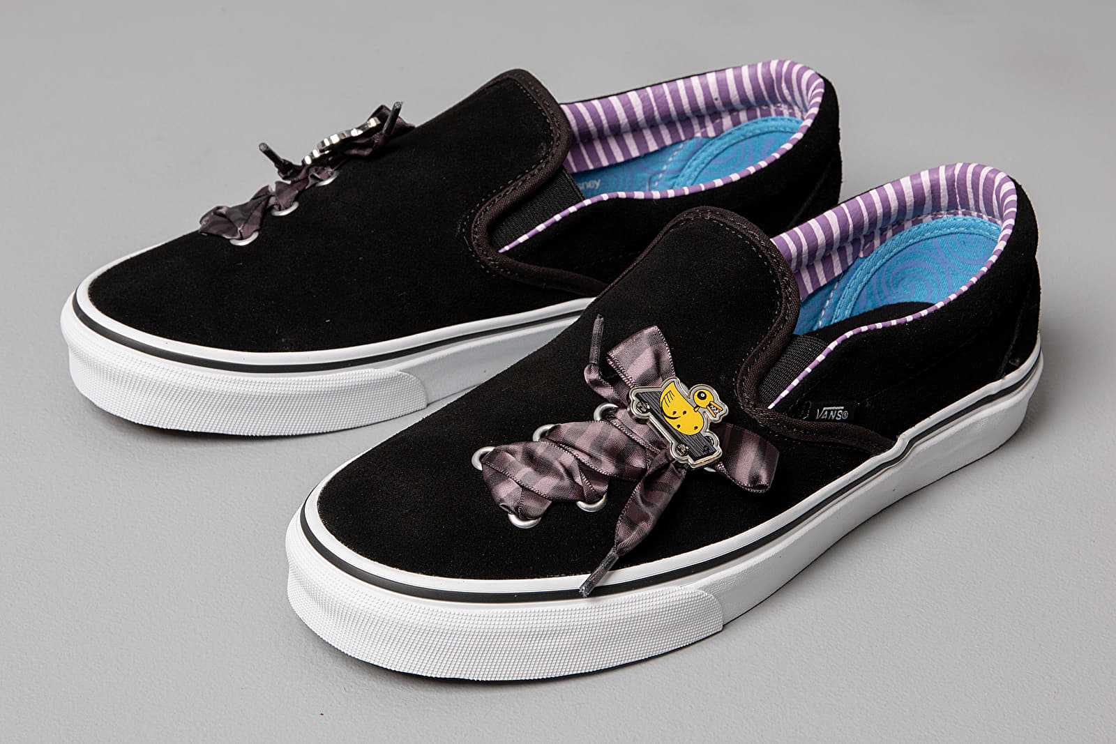 Men s shoes Vans x The Nightmare Before Christmas Classic Slip On Lace DISNEY Haunted Toys Footshop