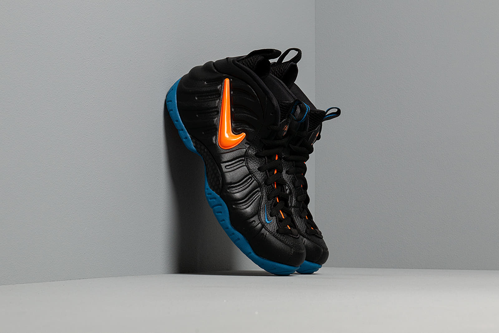 Men s shoes Nike Air Foamposite Pro Black Total Orange Battle Blue Footshop