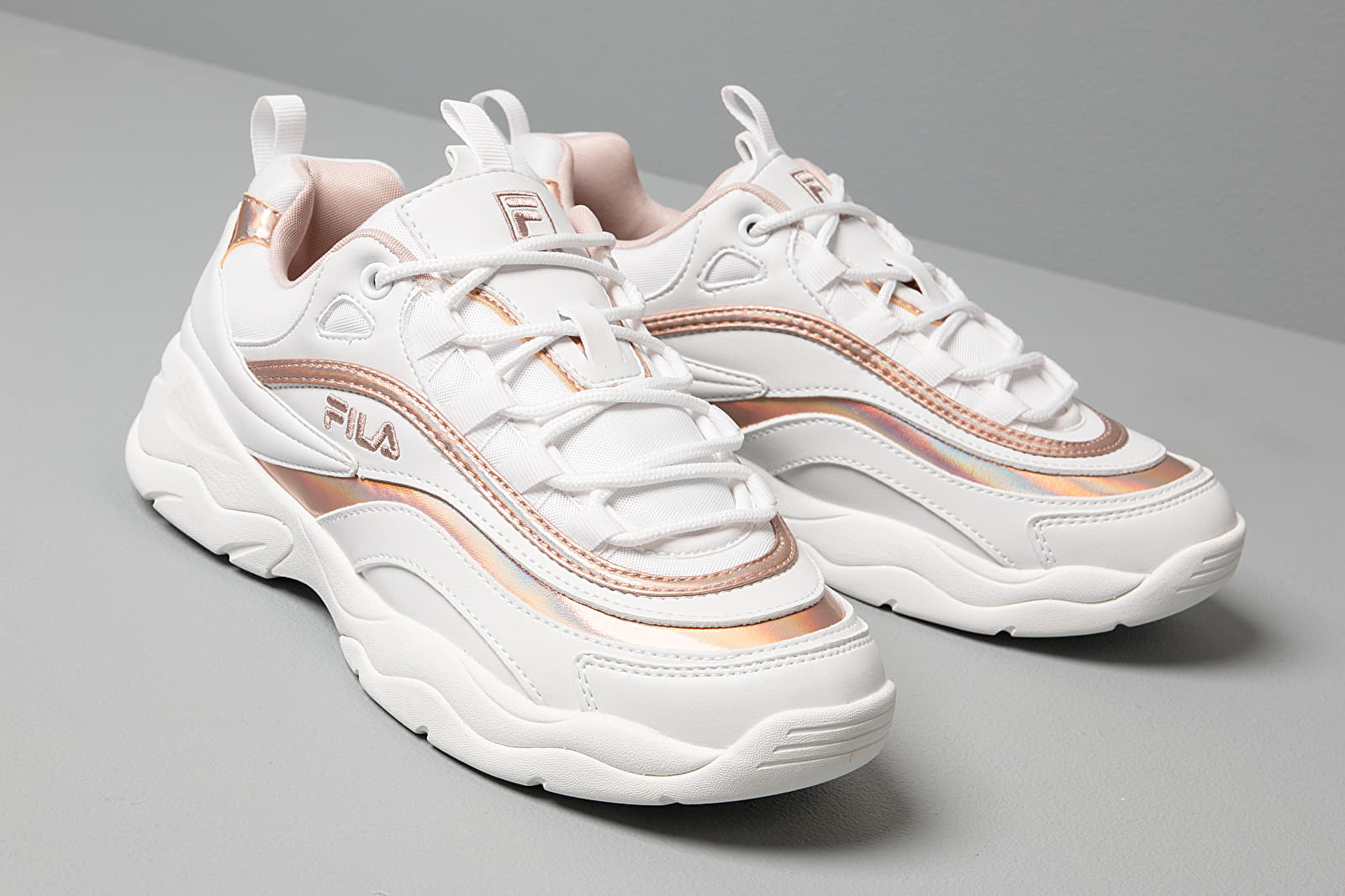 Fila ray low rosa sale