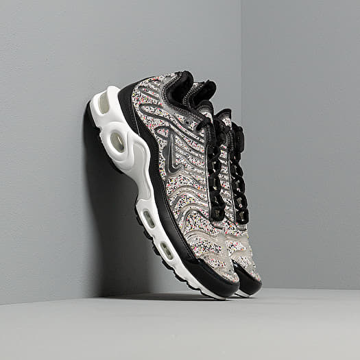 Chaussures et baskets femme Nike Wmns Air Max Plus LX Black/ Black-White |  Footshop