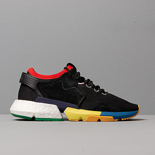 Adidas pod social status 2025