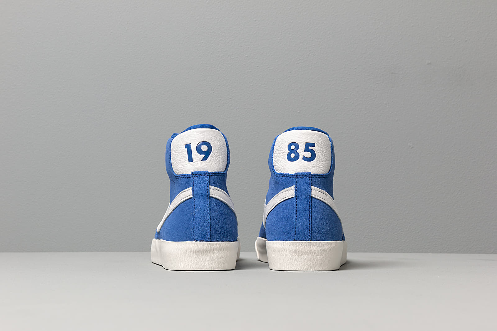 Nike x stranger things blazer mid qs 2025