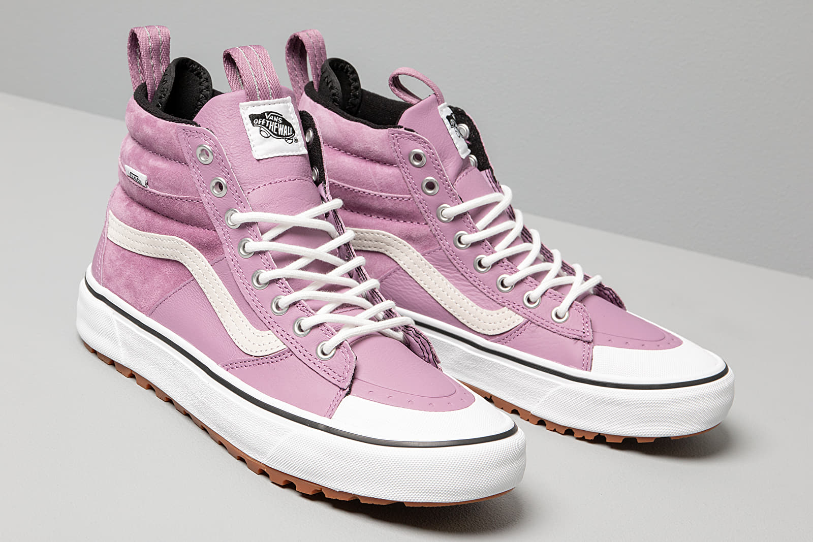 Vans sk8 hi mte pink top