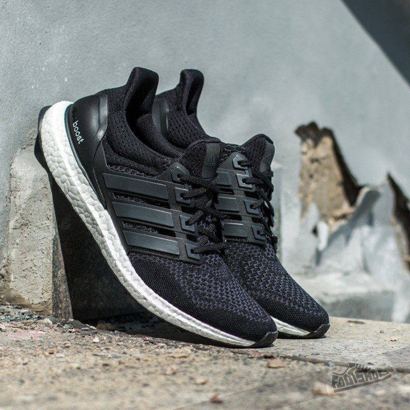 Herenschoenen adidas Ultra Boost Core Black/Solar Yellow