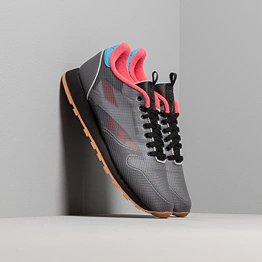 Men s shoes Reebok Classic Leather Nu Black Cyan Hype Pink Footshop