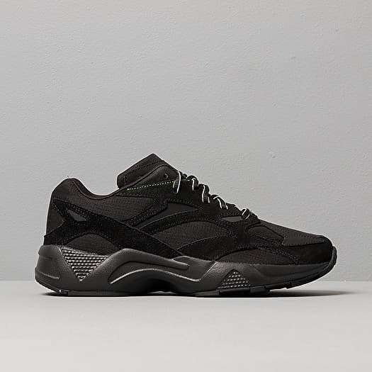 Reebok aztrek all black new arrivals