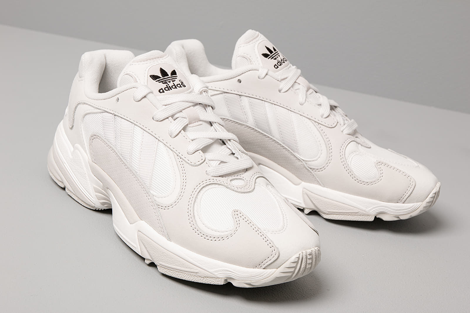 Scarpe adidas cheap yung 1 vernice