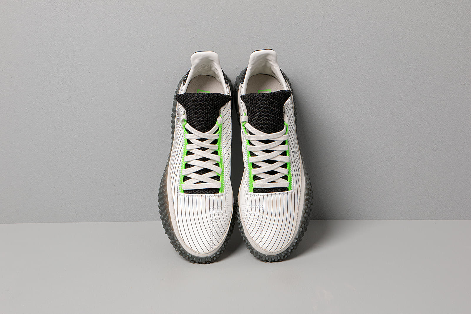 Adidas kamanda deals us yeezy
