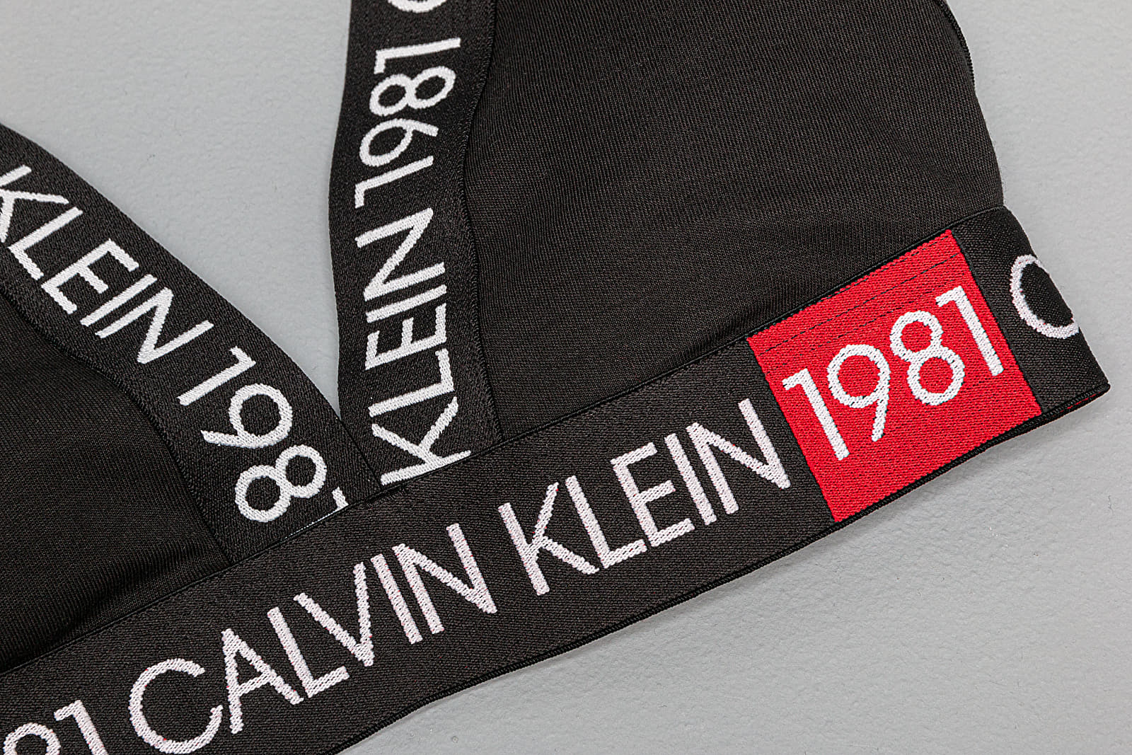 Podprsenky Calvin Klein Bold 1981 Triangle Bra Black