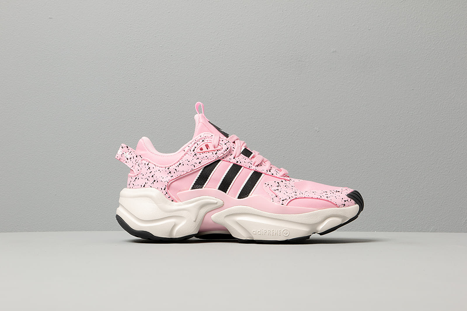Women s shoes adidas Magmur Runner W True Pink Raw White Core