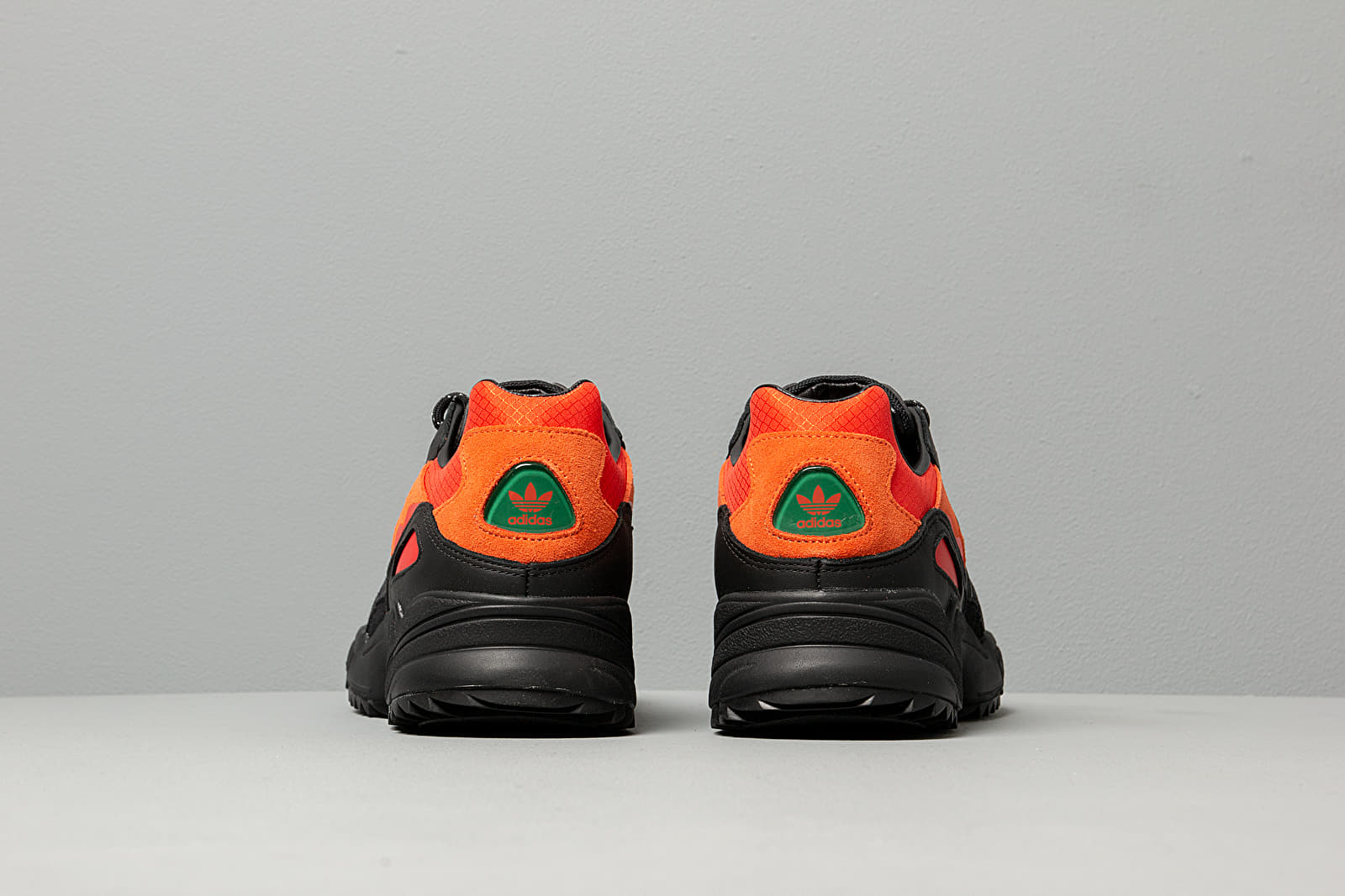Buty męskie adidas Yung-96 Trail Core Black/ Trace Green Metalic/ Flace Orange