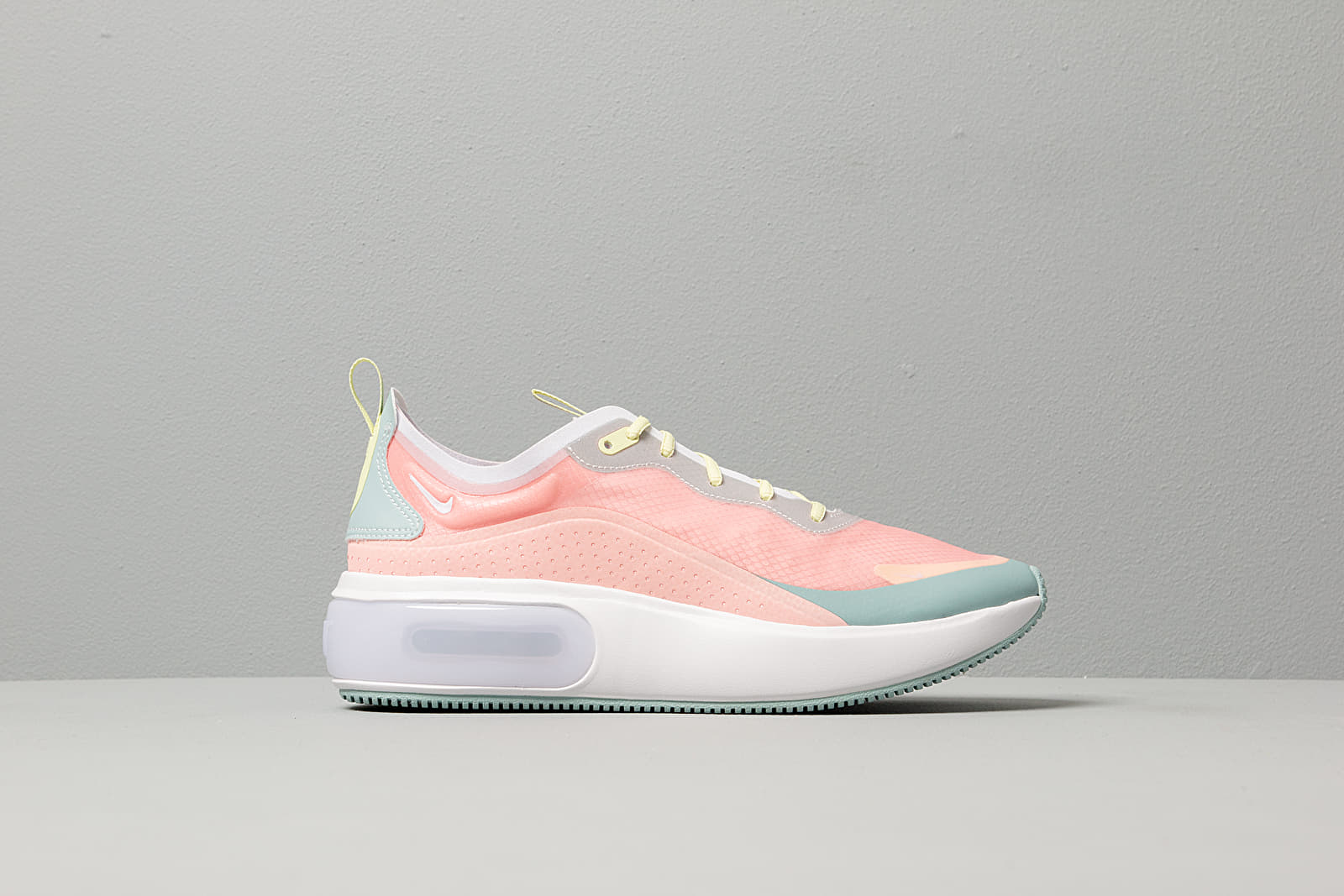 Dámske topánky a tenisky Nike W Air Max Dia SE Bleached Coral/ Ocean Cube