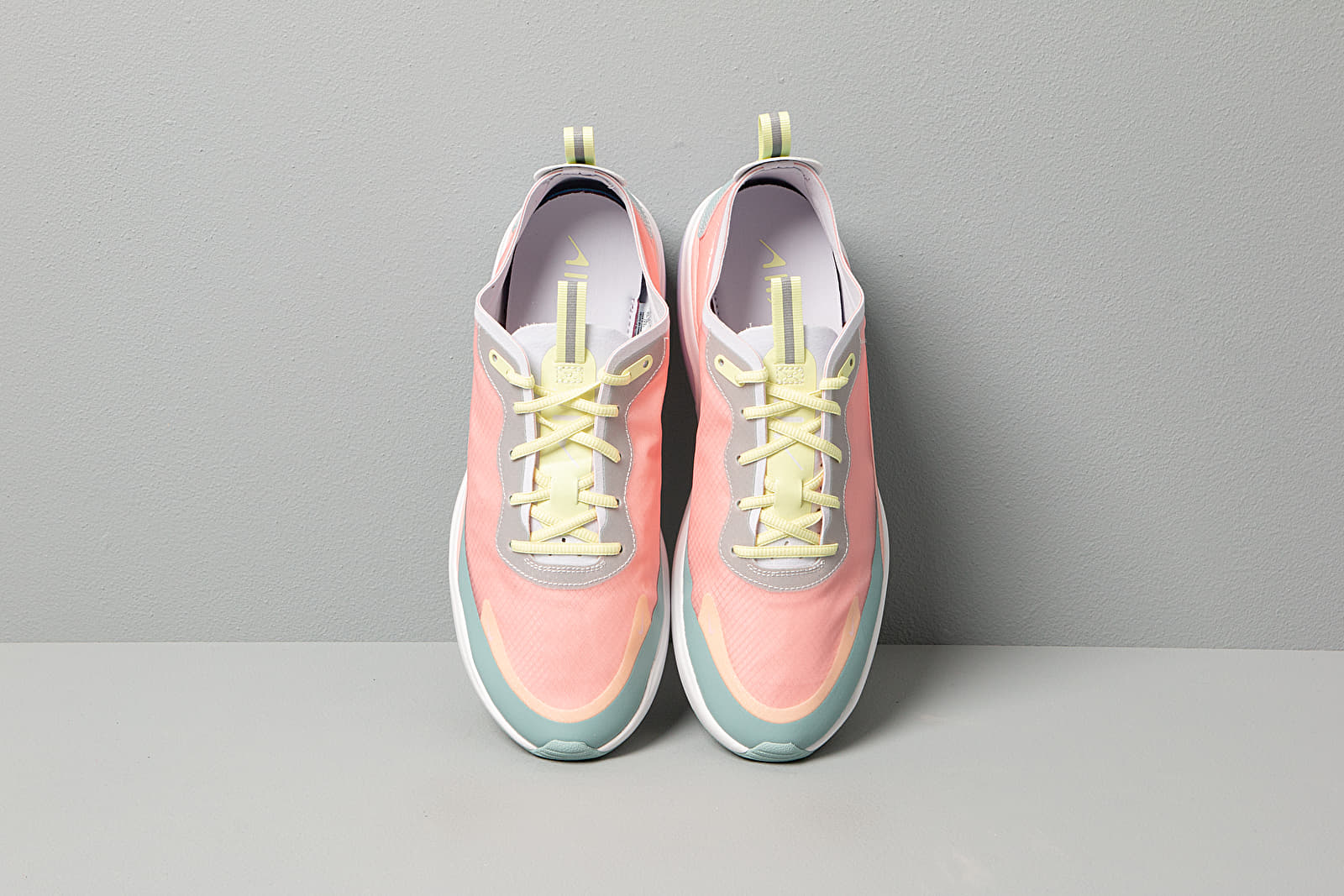 Dámske topánky a tenisky Nike W Air Max Dia SE Bleached Coral/ Ocean Cube