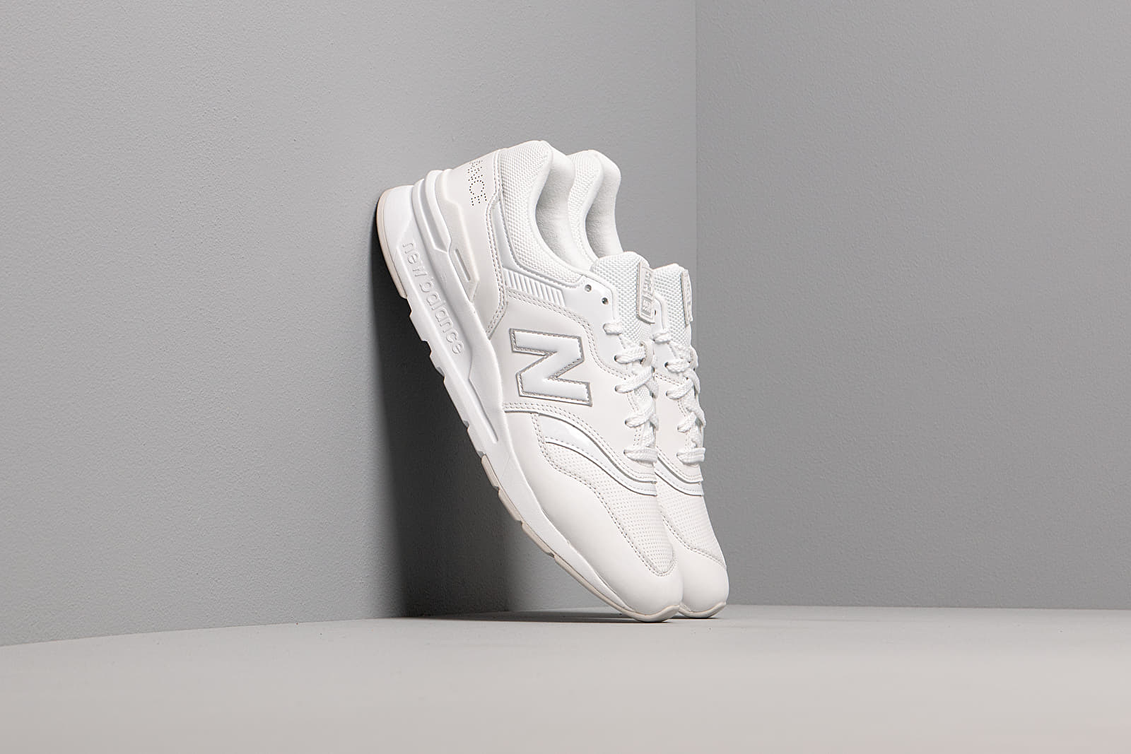 Дамски кецове и обувки New Balance 997 White