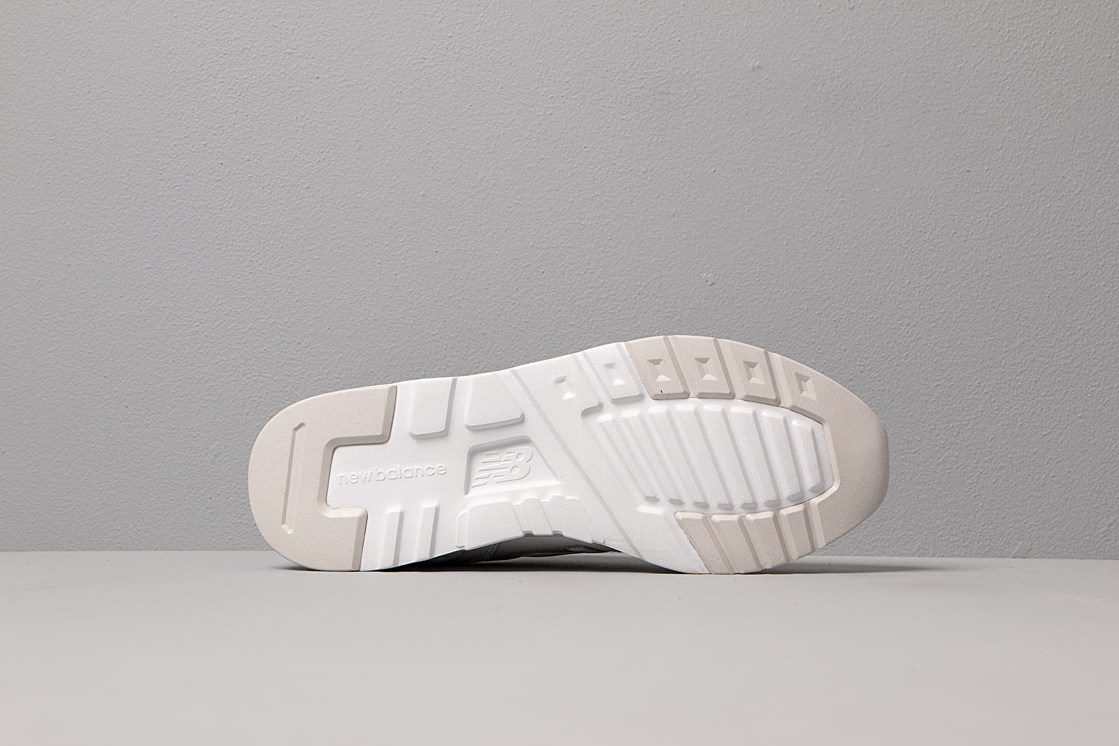 Skor för kvinnor New Balance 997 White