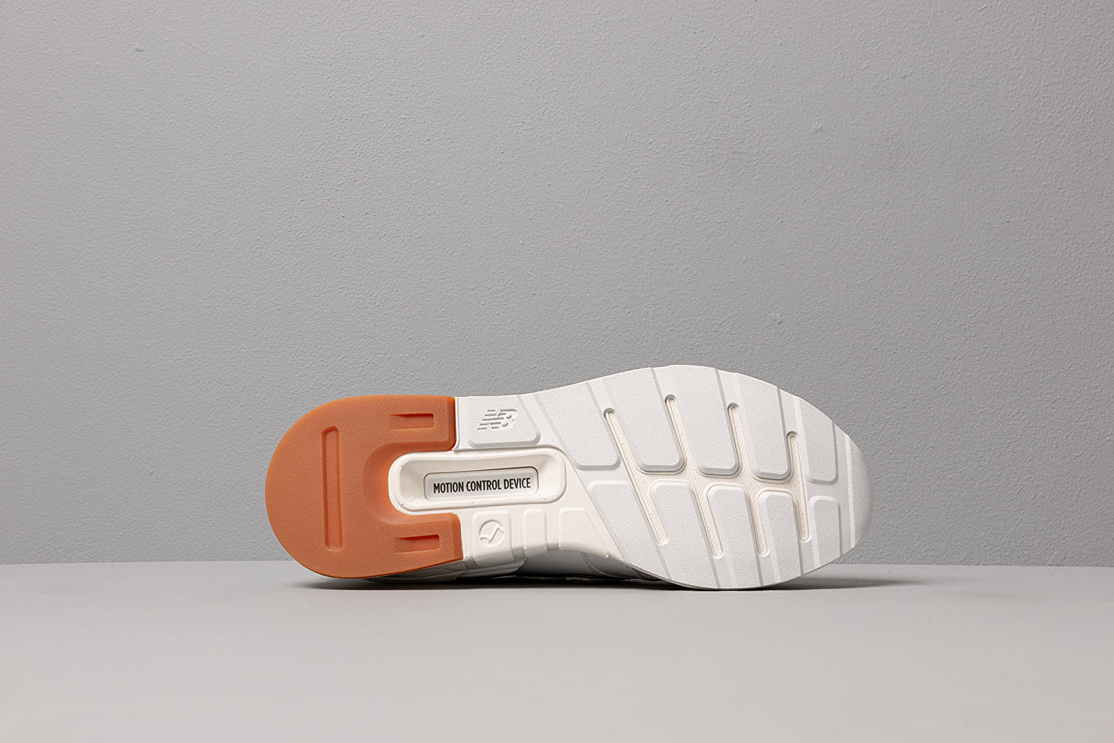 Motion control device new balance new arrivals