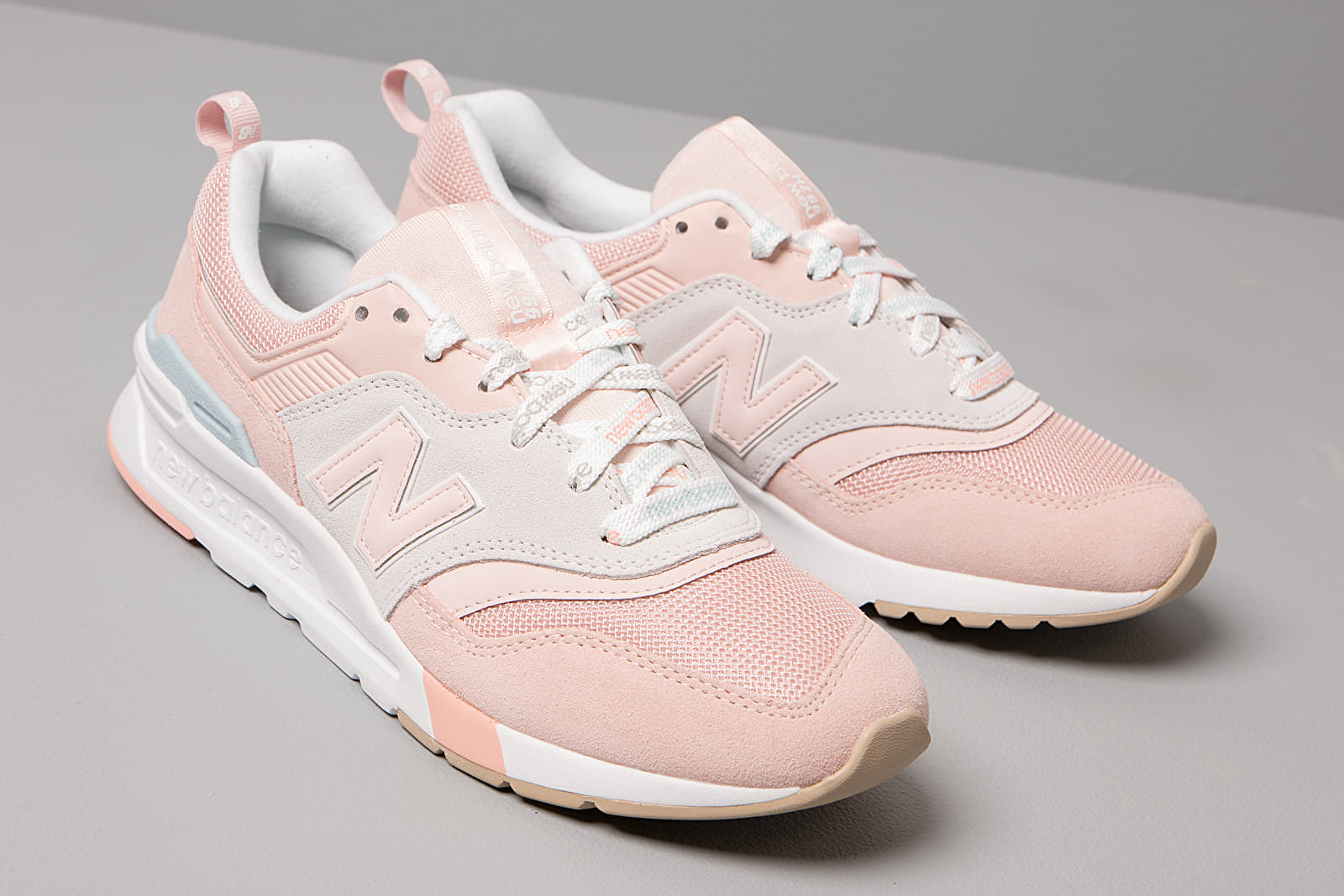 Pink new balance 997 top