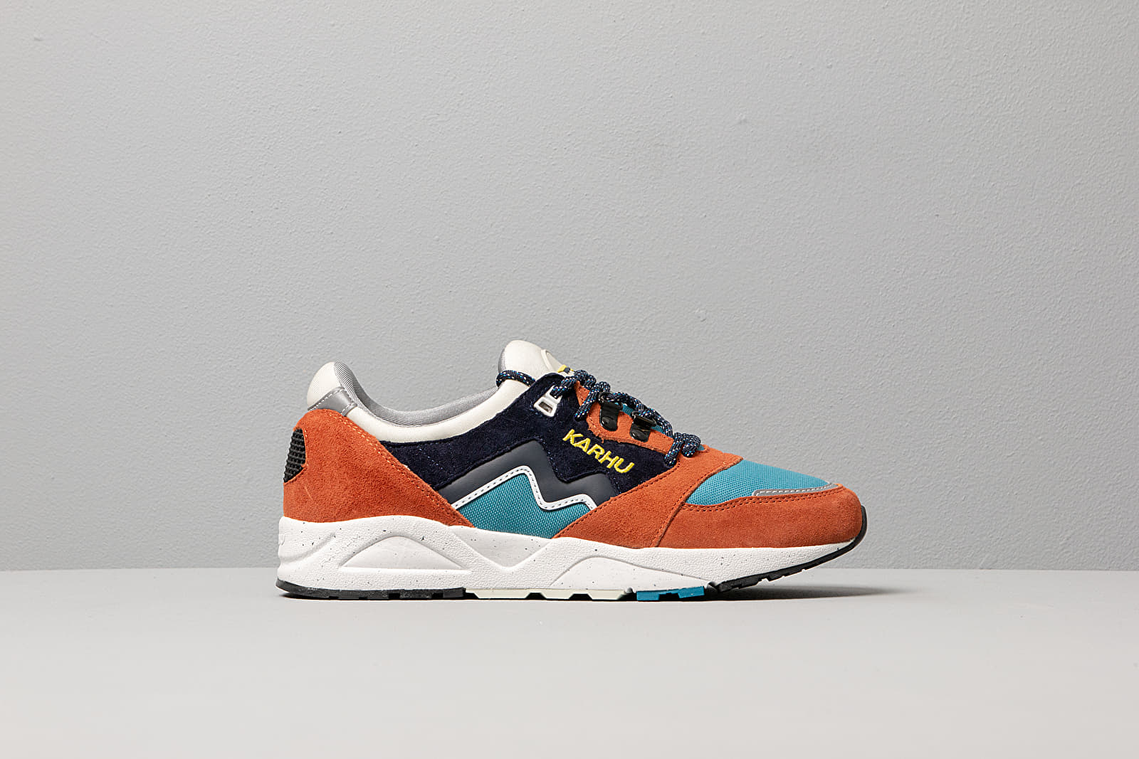 Men's shoes Karhu Aria Leather Brown/ Night Sky