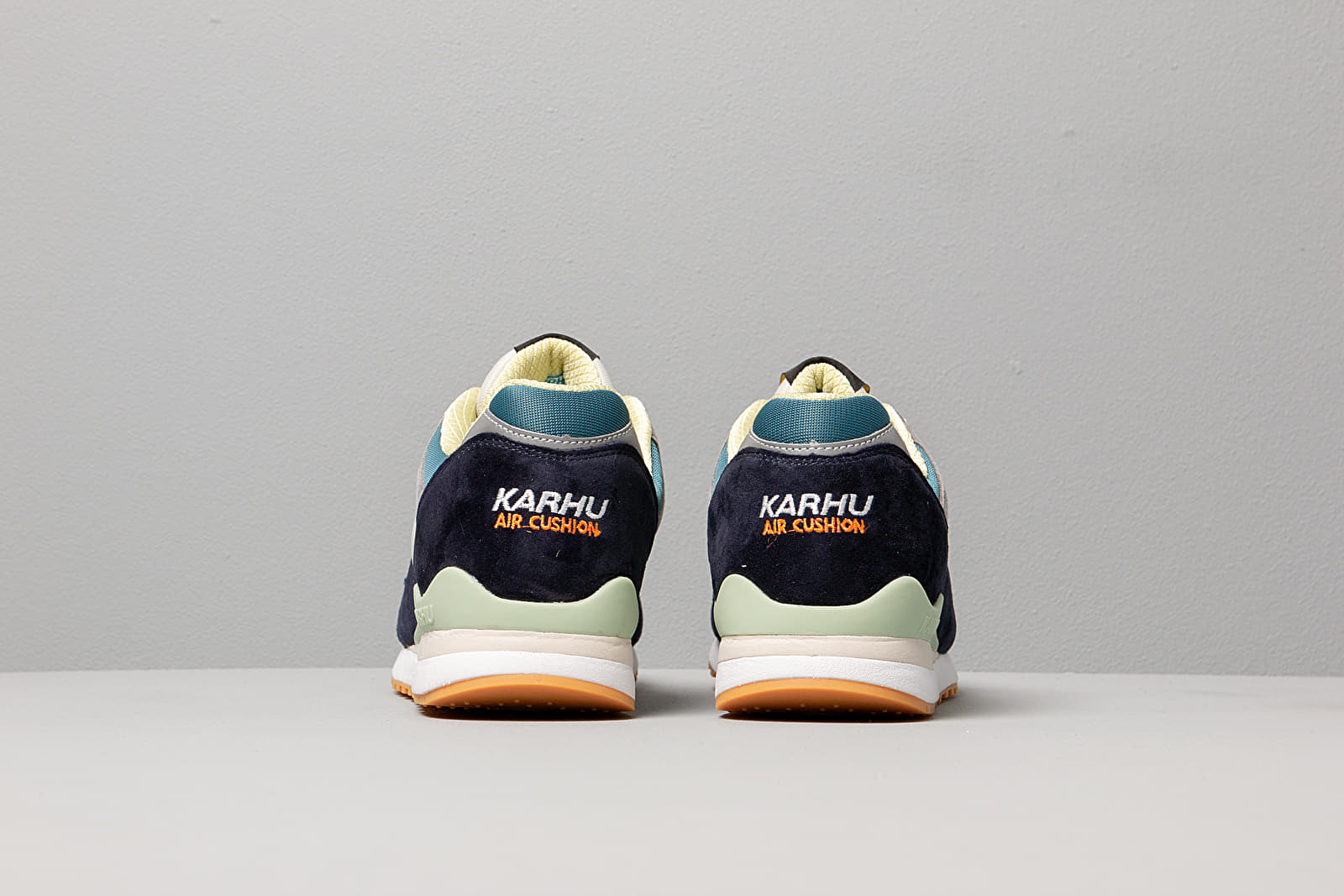 Men's shoes Karhu Synchron Classic Night Sky/ Monument