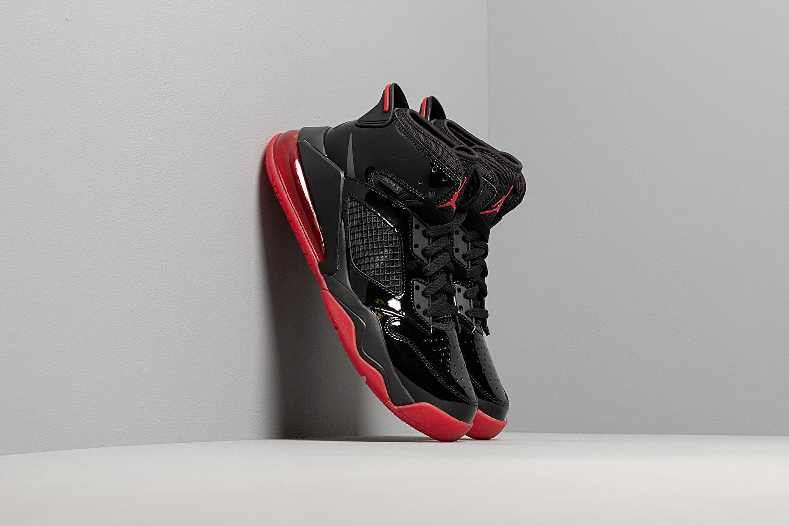 Jordan Mars 270