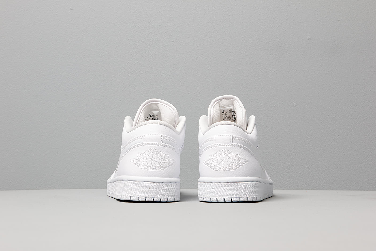 Adidas aj1 store