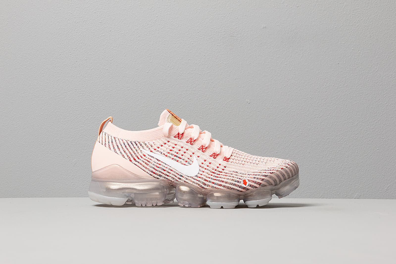 Air vapormax flyknit 3 shop sunset tint women's shoe