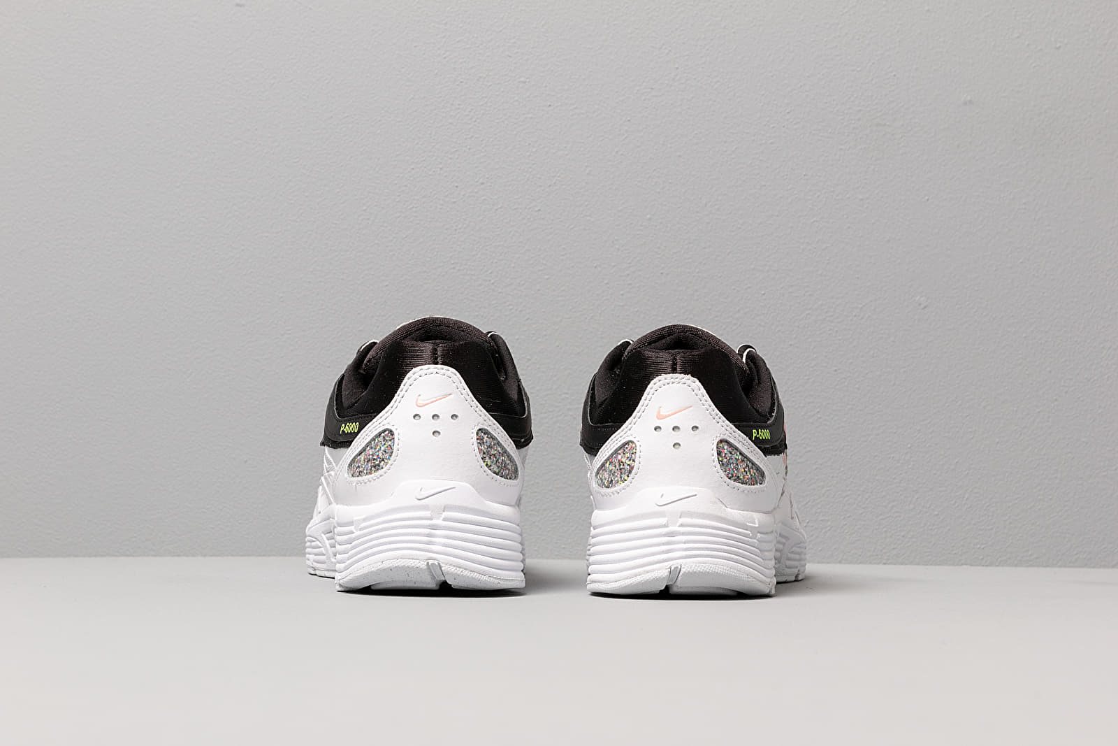 Naiste jalatsid Nike W P-6000 Se Black/ Multi-Color-White-Coral Stardust