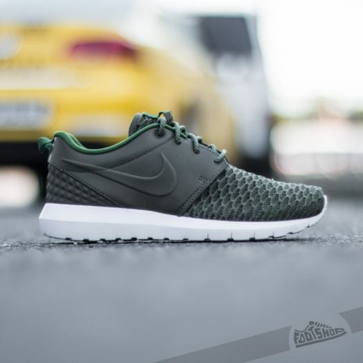 Nike roshe nm flyknit olive on sale