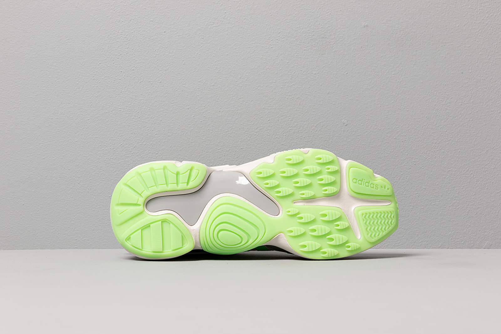 Scarpe donna adidas Magmur Runner W Grey Two/ Semi Green/ Raw White