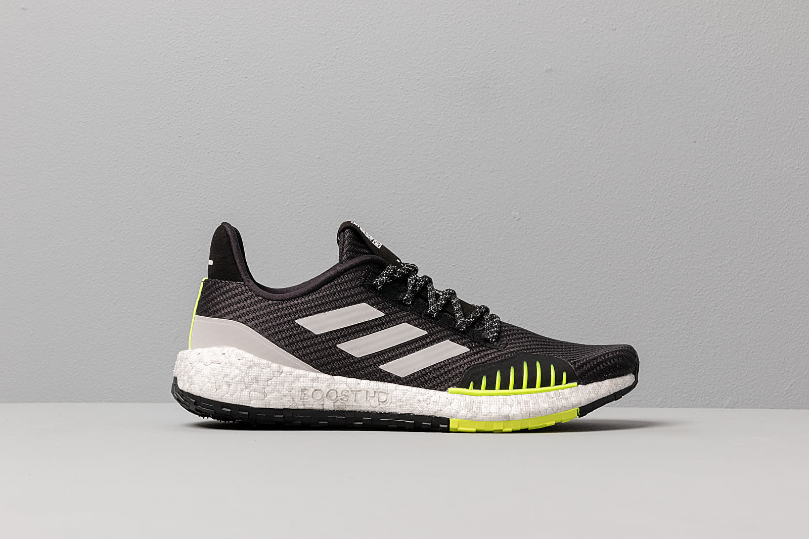 Men's shoes adidas PulseBOOST HD WINTER Core Black/ Grey Two/ Semi Yellow