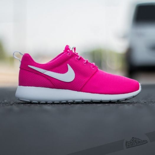 Women s shoes Nike Roshe One GS Hyper Pink White Footshop