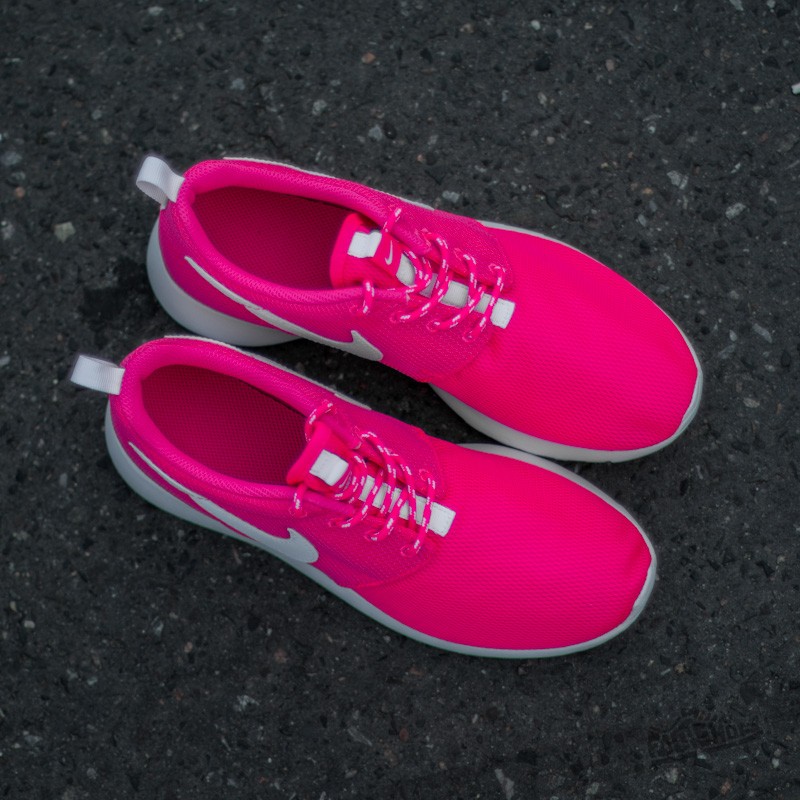 Women's shoes Nike Roshe One (GS) Hyper Pink/ White