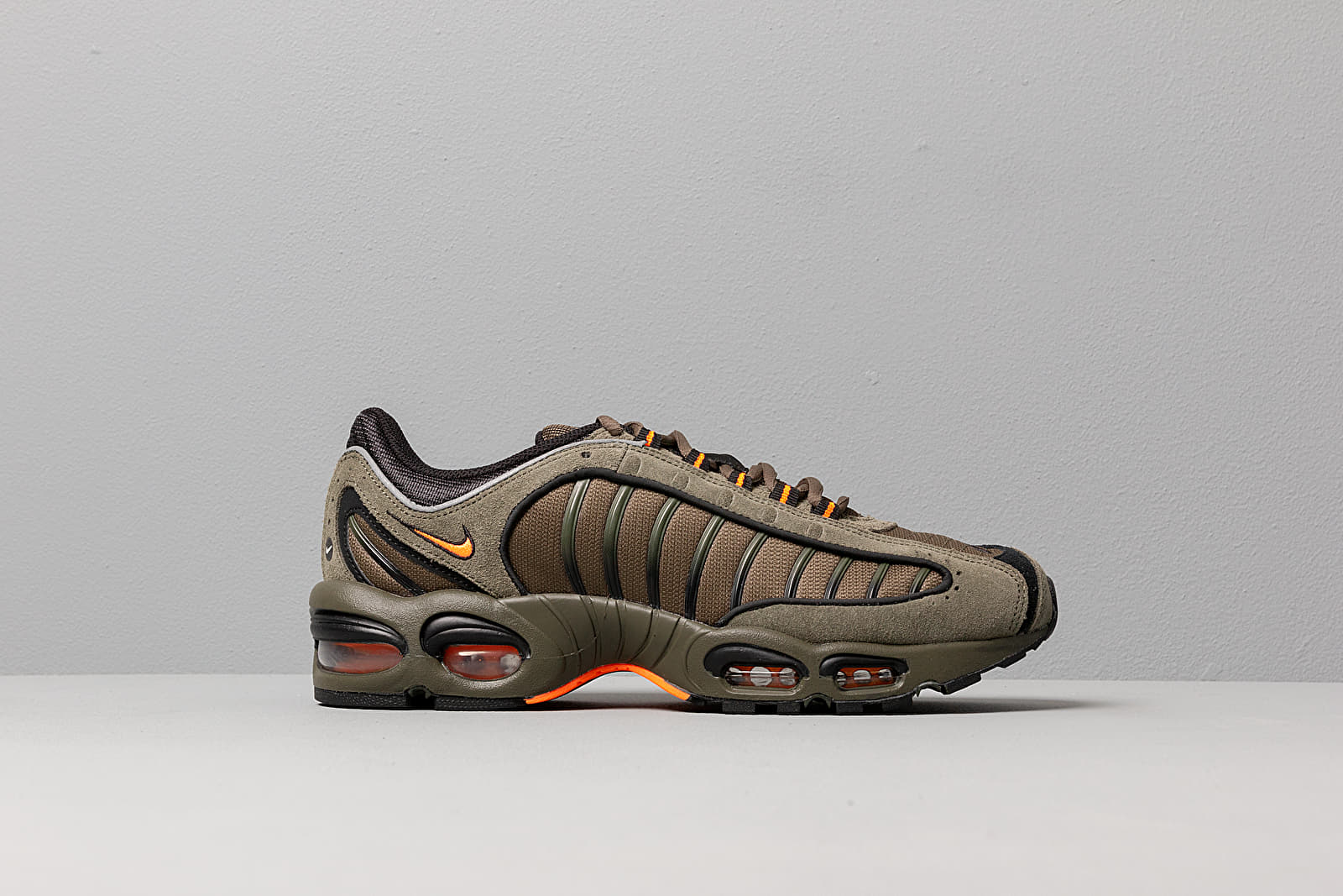 Herren Sneaker und Schuhe Nike Air Max Tailwind Iv Se Cargo Khaki Total Orange Black Footshop