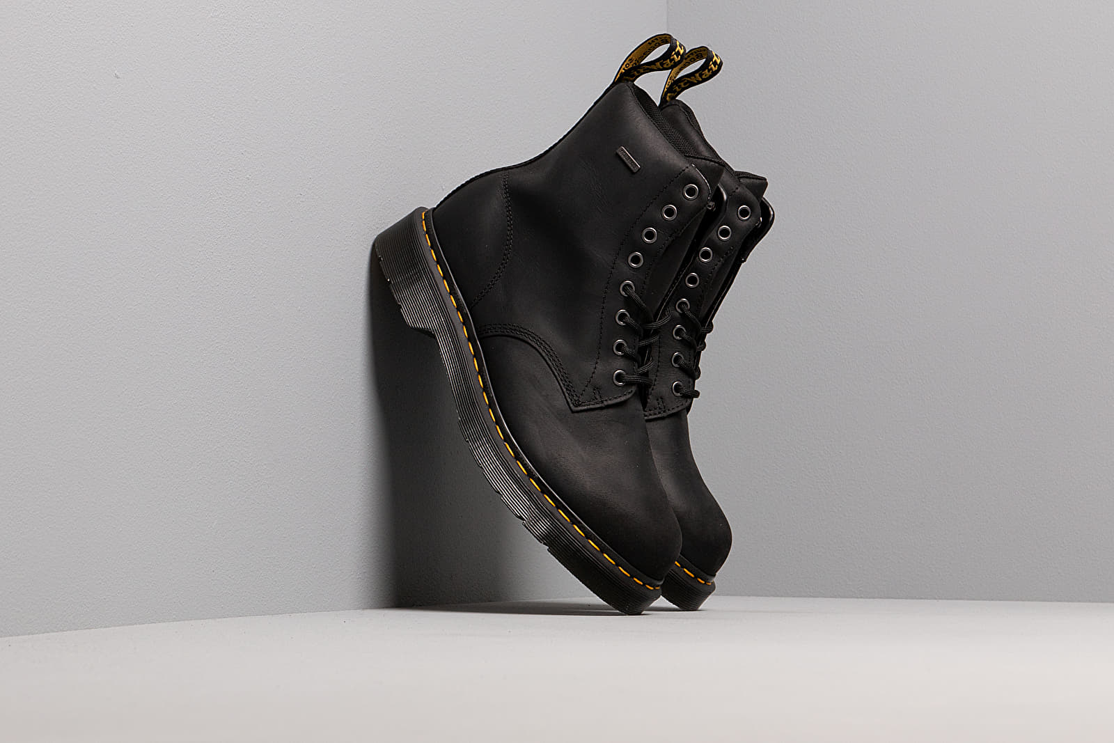 Dr martens 1460 outlet w wp black