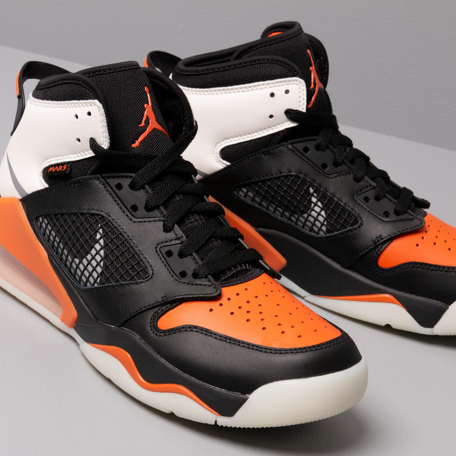 Zapatillas Hombre Jordan Mars 270 Black/ Reflect Silver-Starfish-Sail
