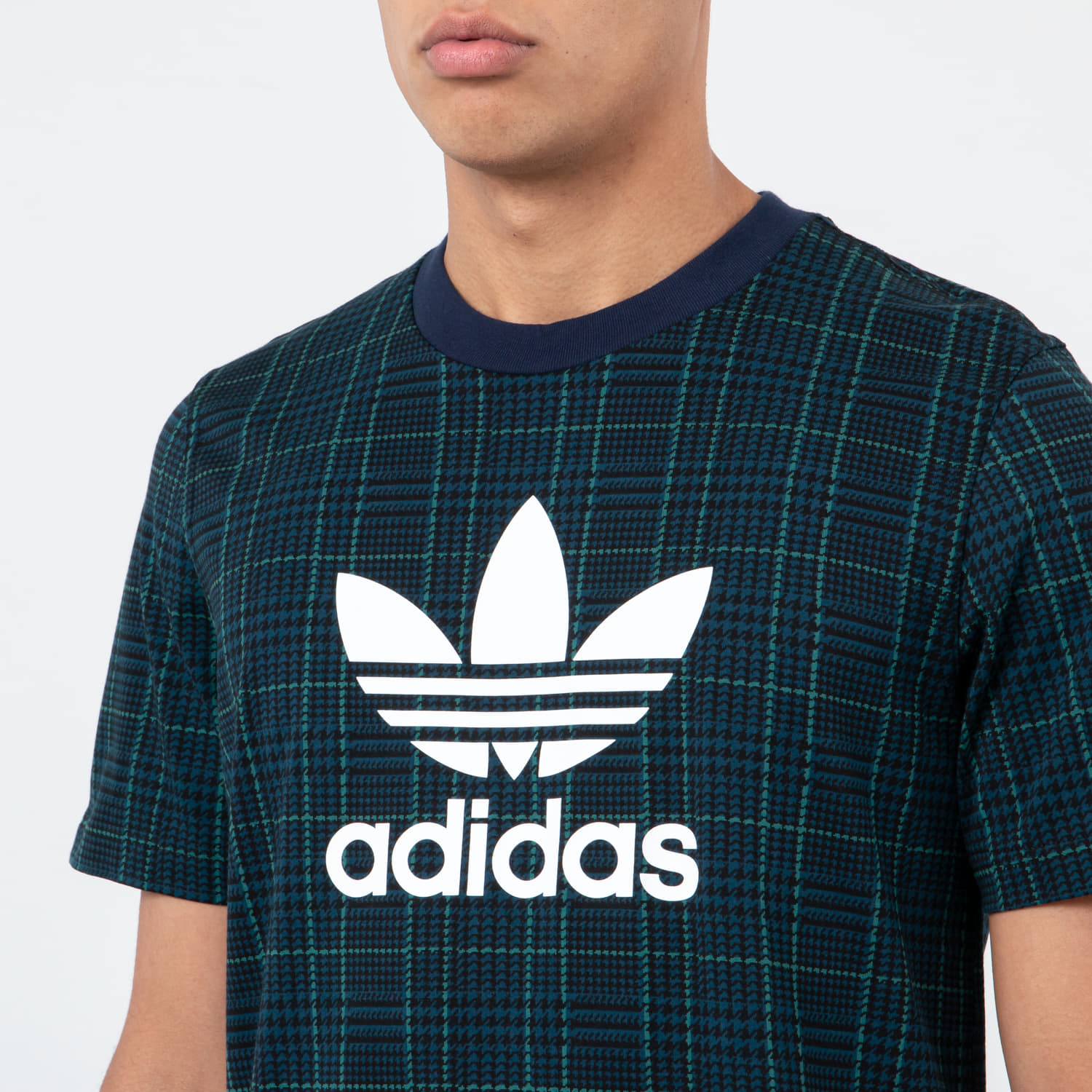 T shirts adidas Tartan AOP Tee Multicolor Collegiate Navy Footshop